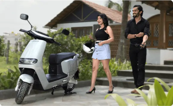 Quantum Energy Milan Electric Scooter ₹80,000 की कीमत में 100 km की रेंज, 60 kmph टॉप स्पीड और 4 घंटे चार्जिंग टाइम के साथ आता है। जानिए इसके फीचर्स, बैटरी, परफॉर्मेंस और वारंटी की पूरी जानकारी।