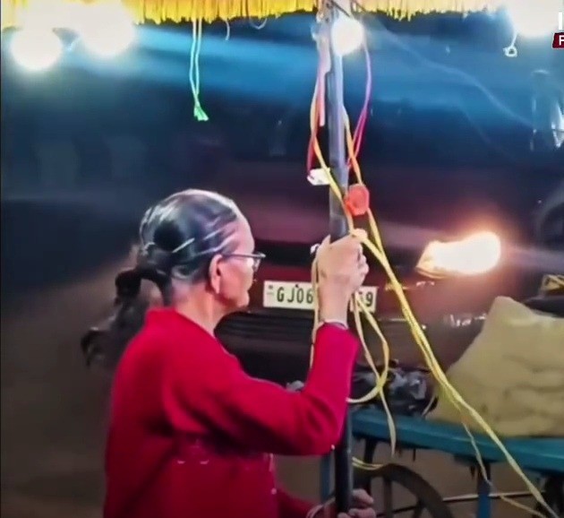 Old Age Struggle viral video grandmother